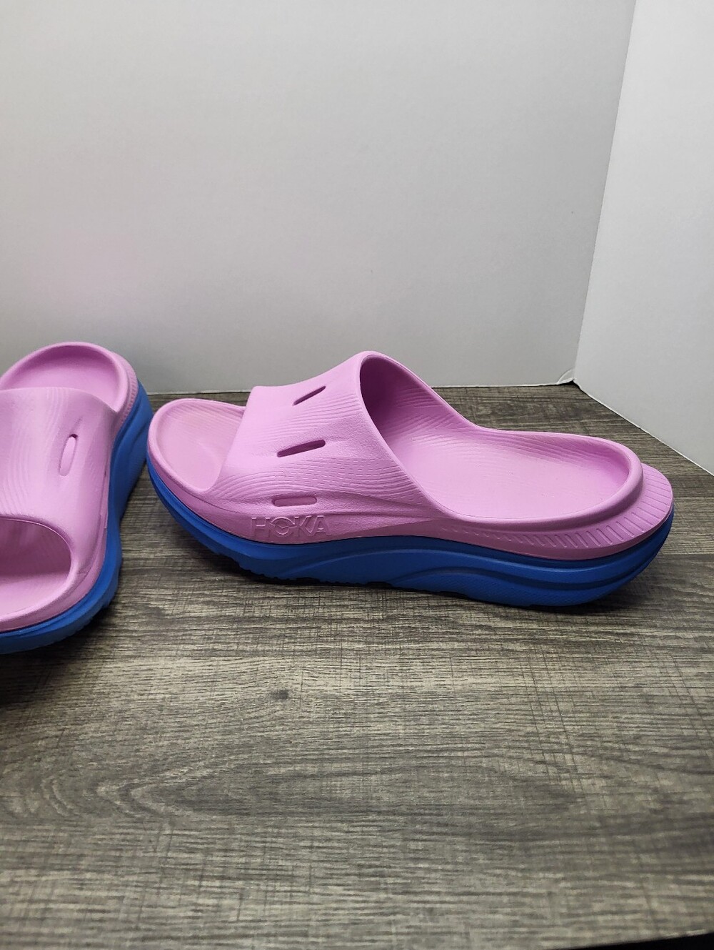 Hoka Ora Recovery Slide 3 Women's Size 9 US Cyclamen/ Coastal Sky Summer Beach - Picture 2 of 10